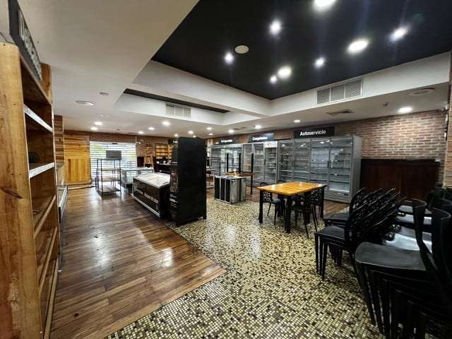 Local comercial en La Castellana, Caracas - 1
