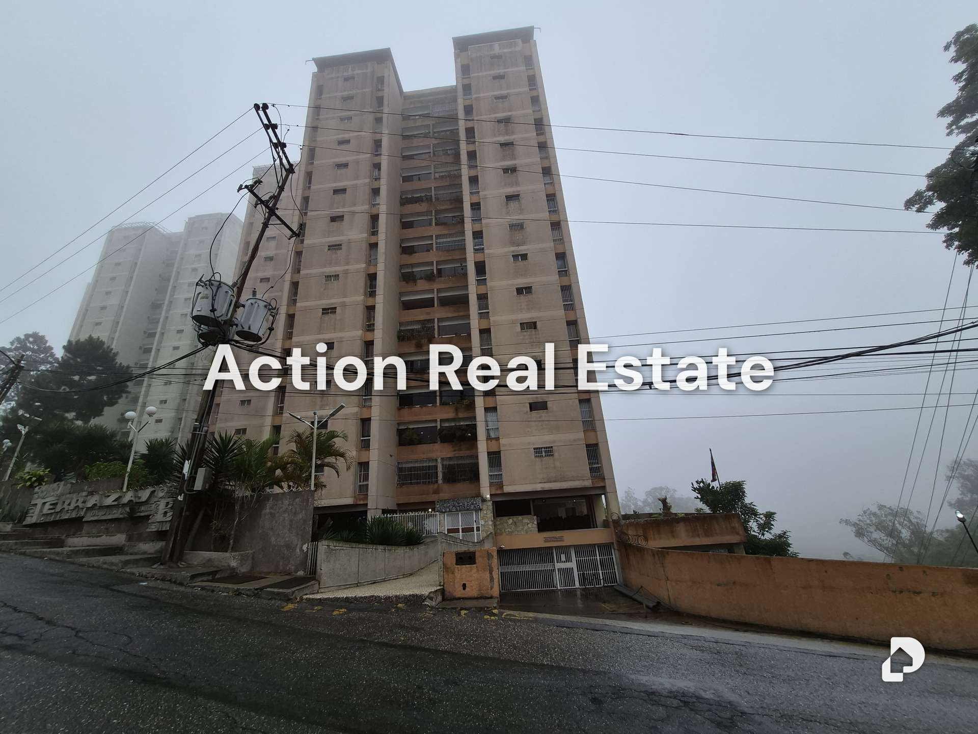 Apartamento en El Picacho, Altos Mirandinos – 1