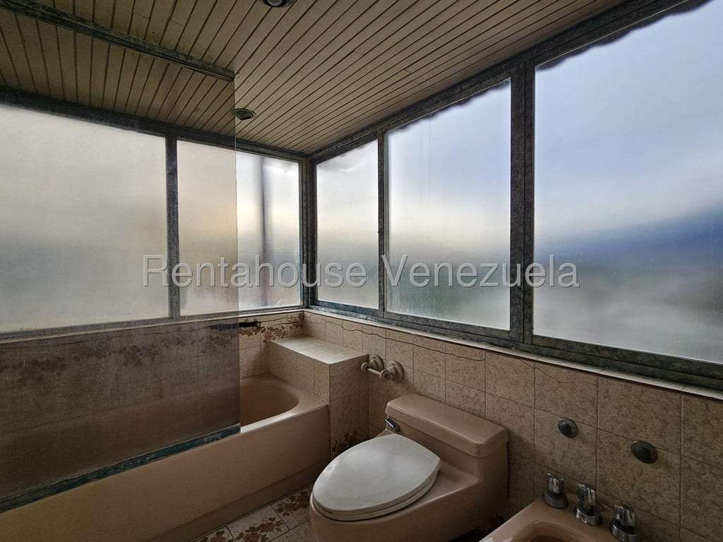 Apartamento en Santa Rosa de Lima, Caracas