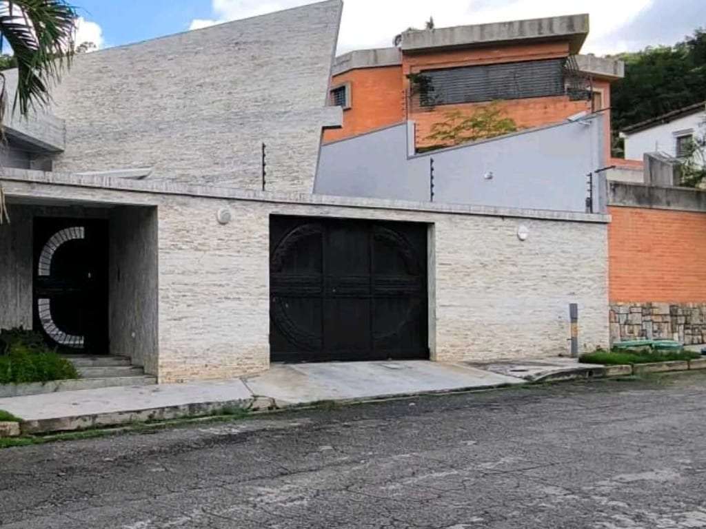 House in Altos de Guataparo, Valencia - 1