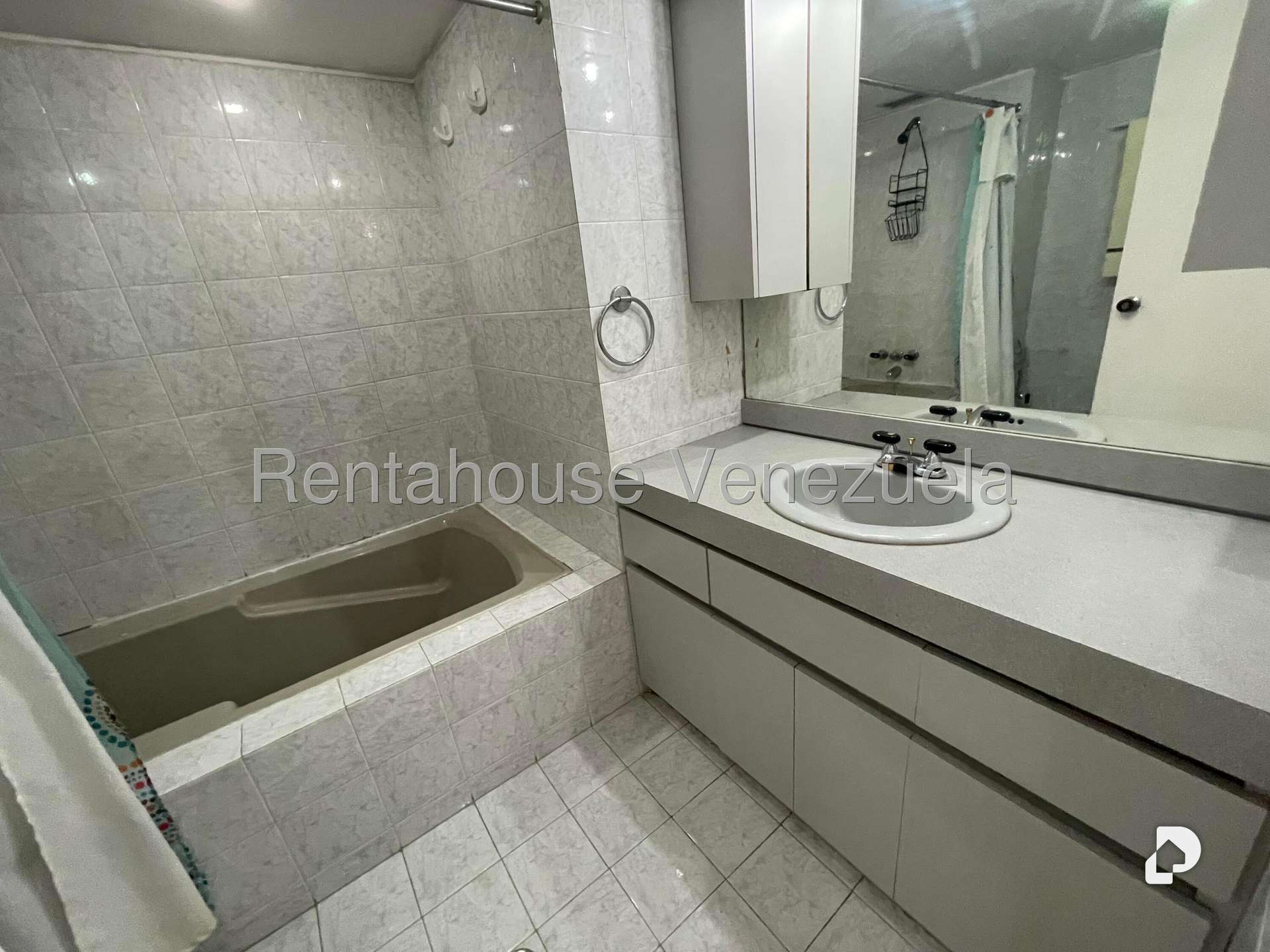 Apartamento en Terrazas del Ávila, Caracas – 11