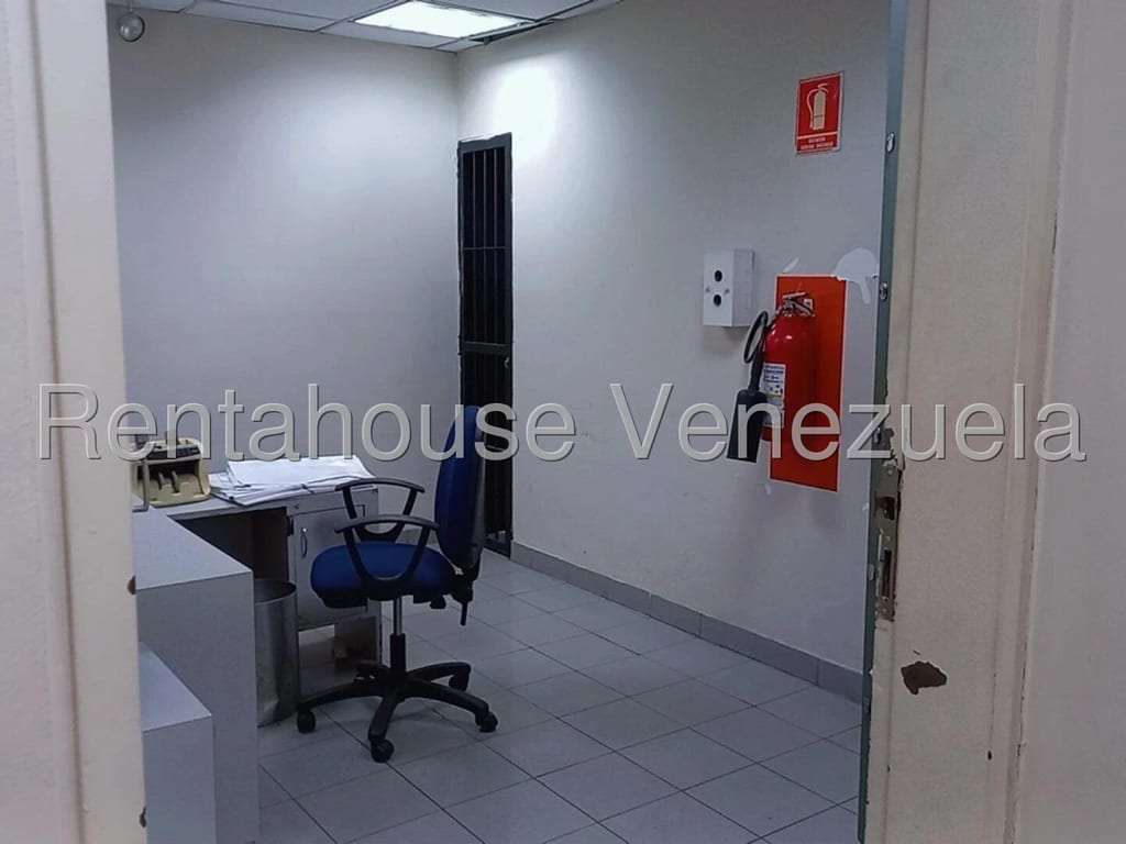 Local comercial en Los Cortijos de Lourdes, Caracas