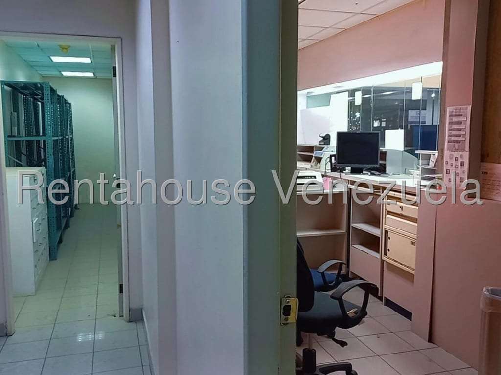 Local comercial en Los Cortijos de Lourdes, Caracas