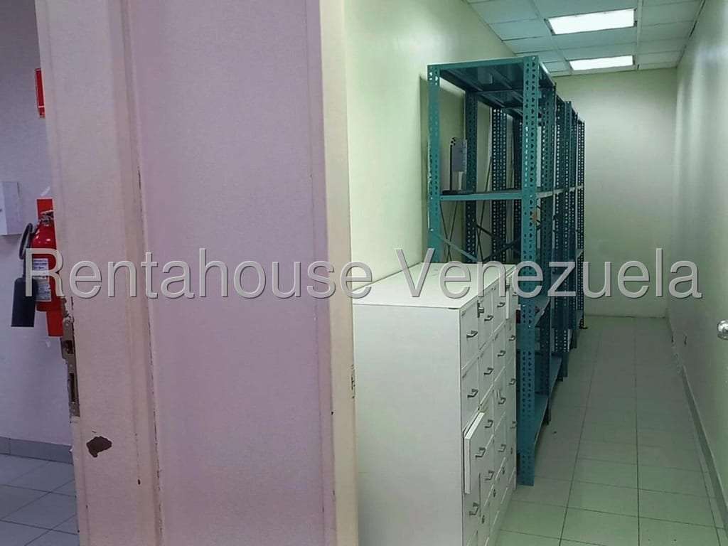 Local comercial en Los Cortijos de Lourdes, Caracas