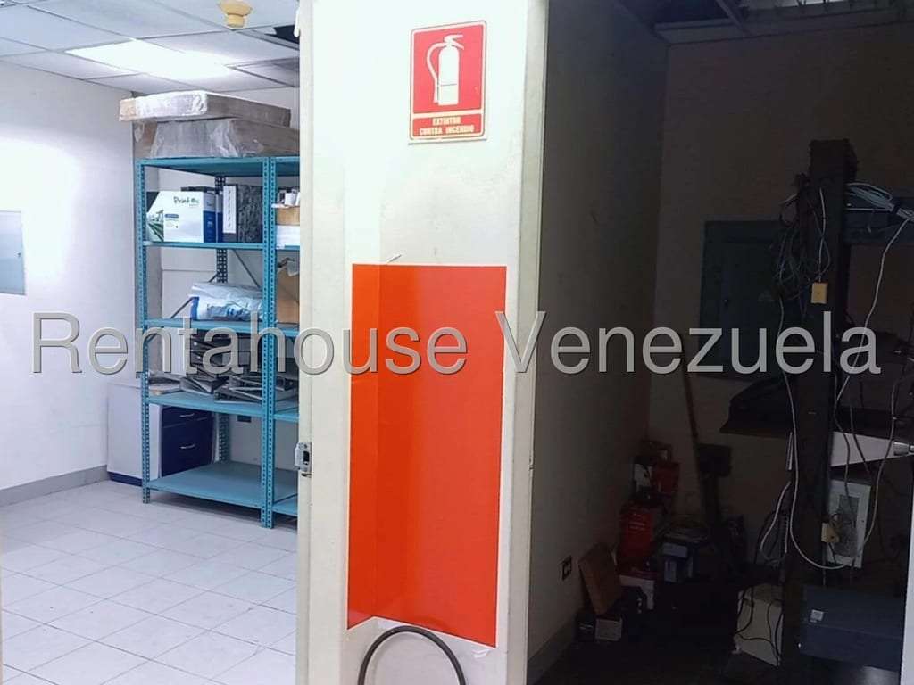 Local comercial en Los Cortijos de Lourdes, Caracas