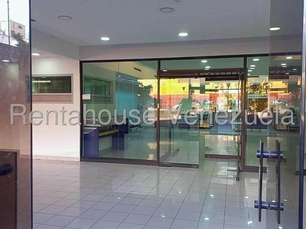 Local comercial en Los Cortijos de Lourdes, Caracas
