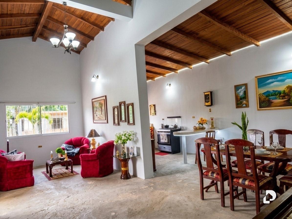Casa en Barrio Universitario, Cumaná – 2