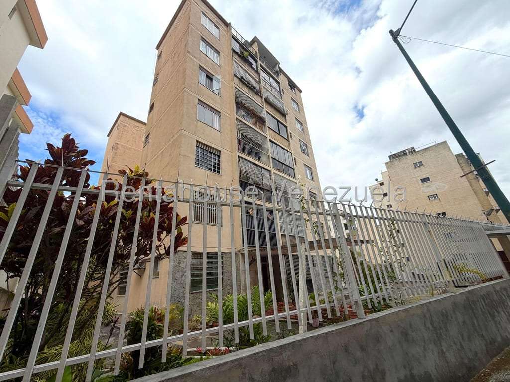 Apartment in El Marqués, Caracas - 1