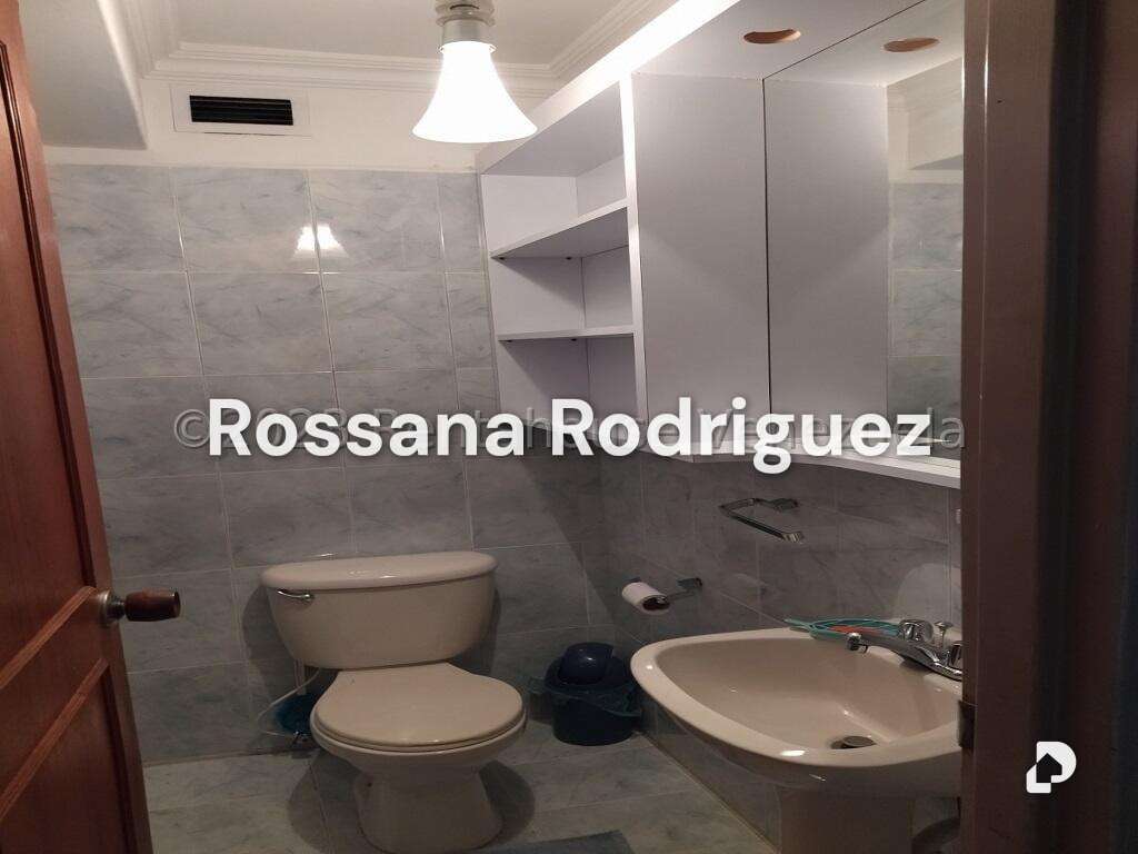 Apartamento en Los Rosales, Caracas – 28