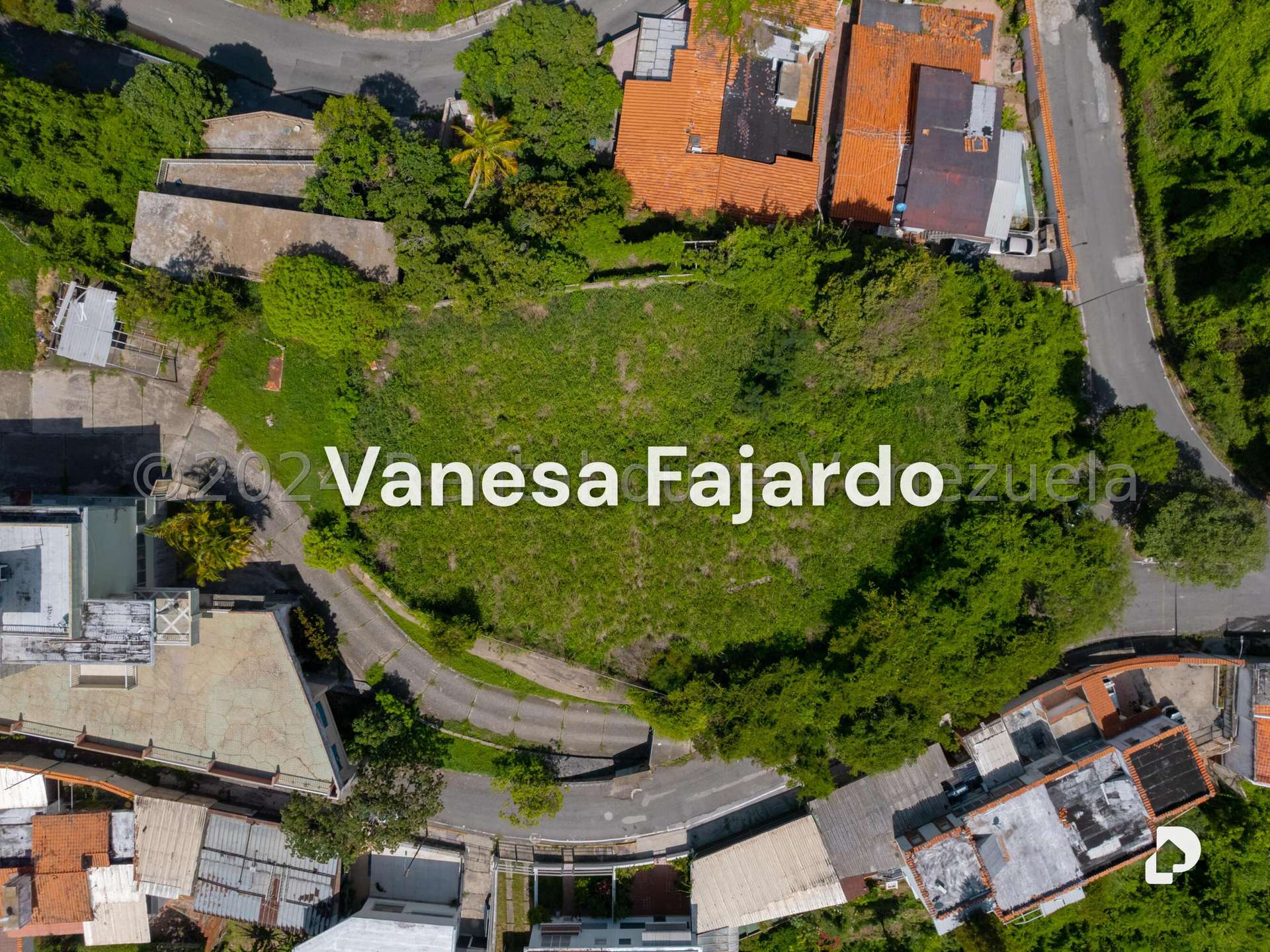 Land in Colinas de Los Chaguaramos, Caracas – 2