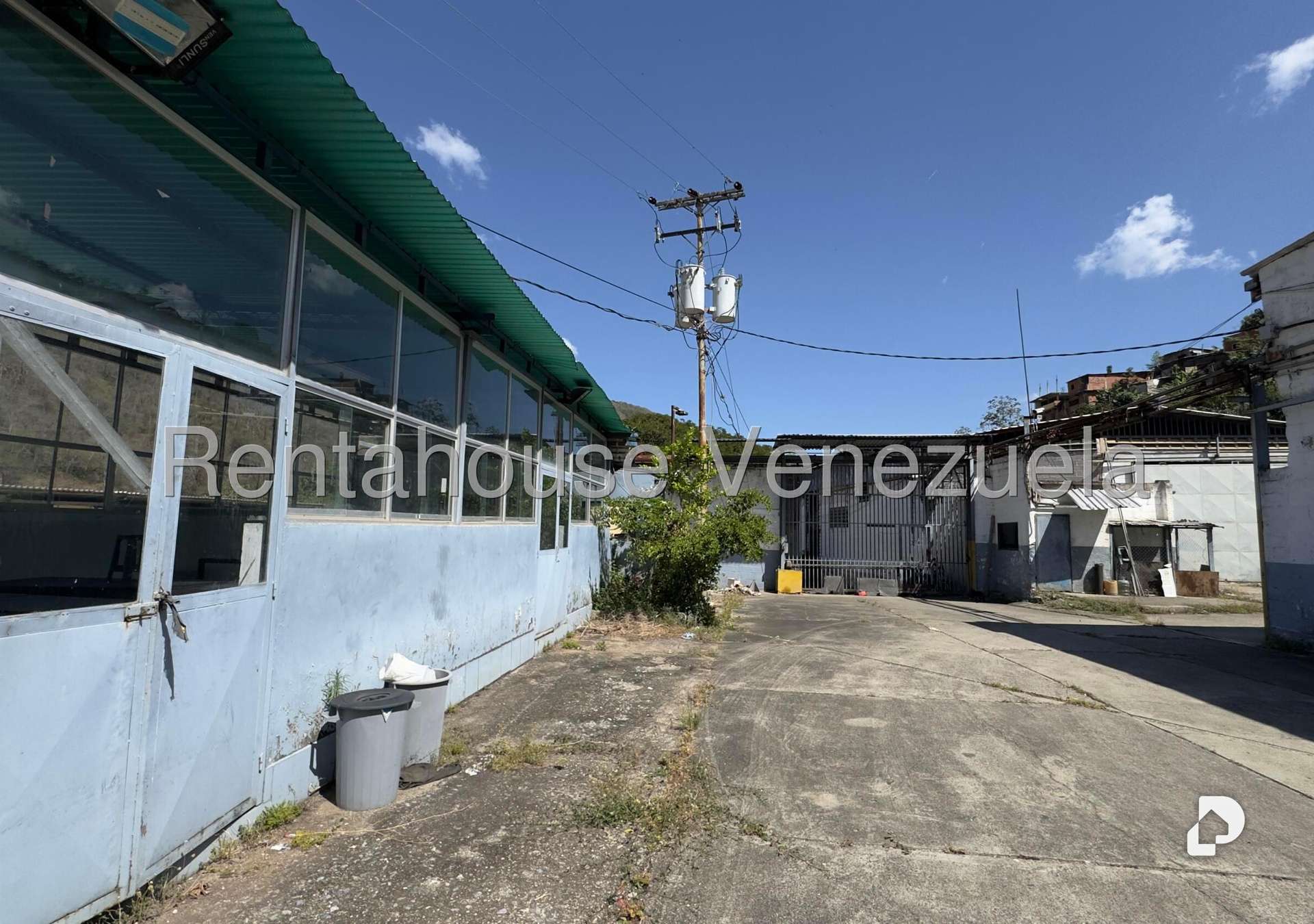 Local comercial en Parque Caiza, Caracas – 8
