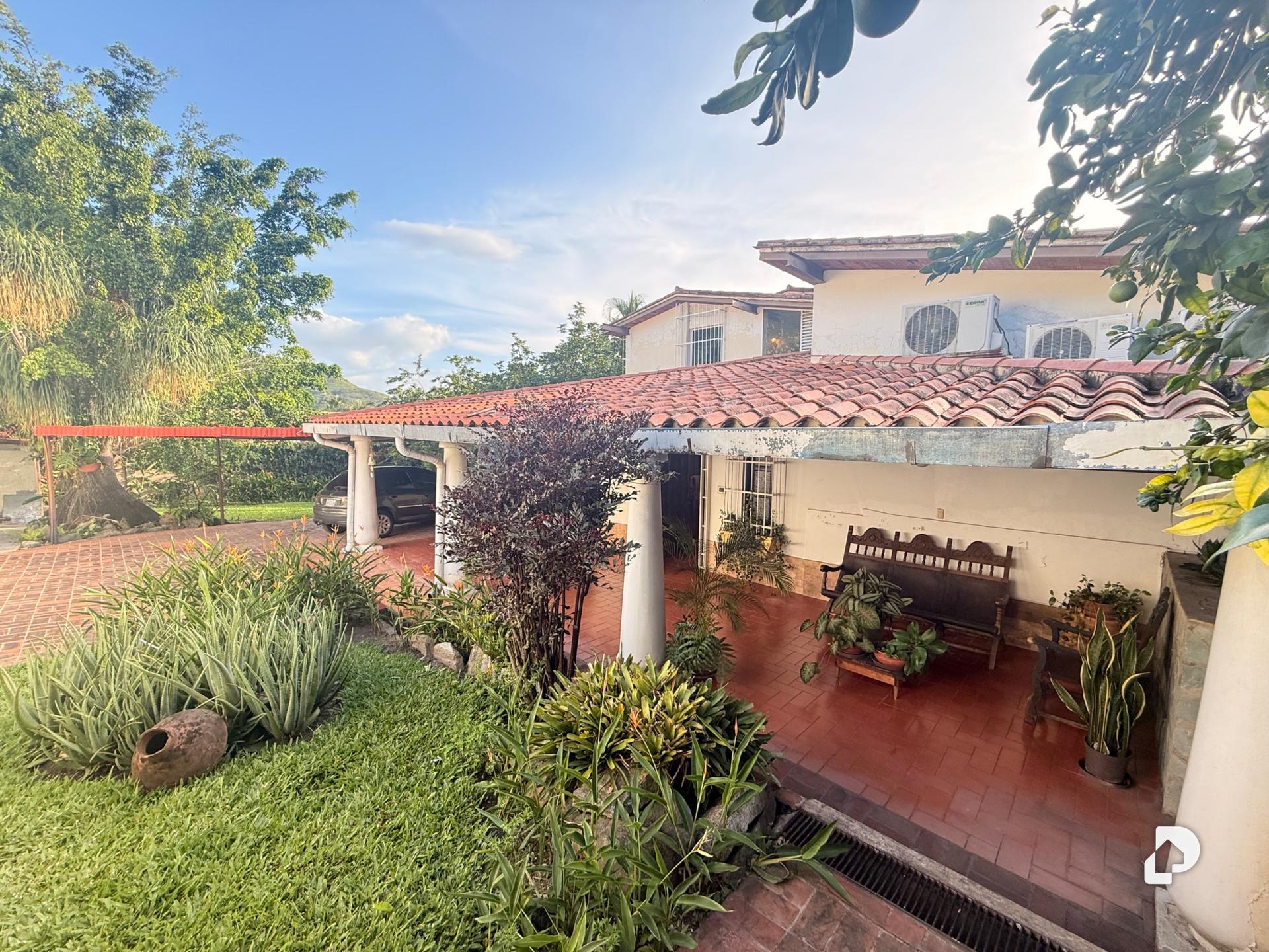 Casa en Urbanización El Castaño, Maracay – 1