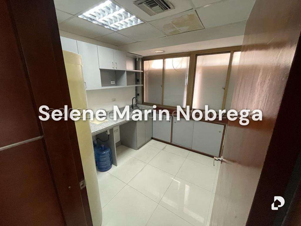 Office in Los Palos Grandes, Caracas – 12