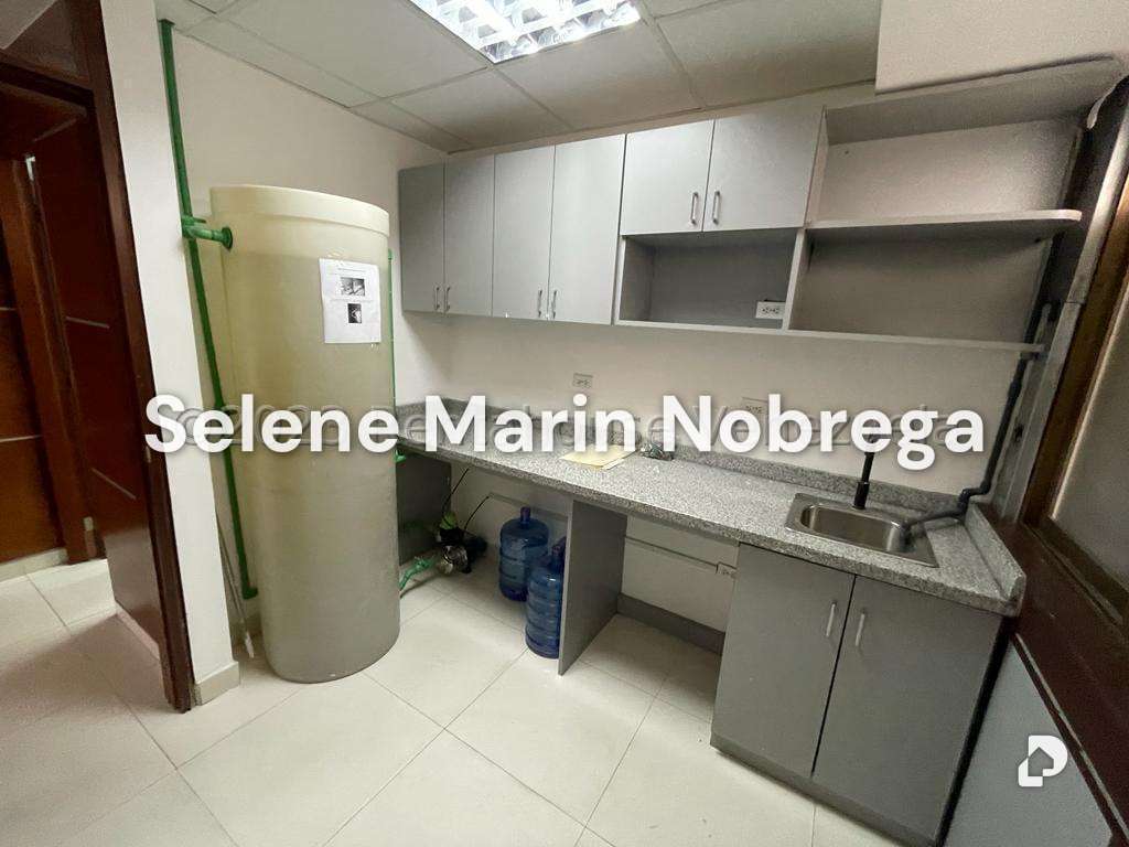 Office in Los Palos Grandes, Caracas – 13