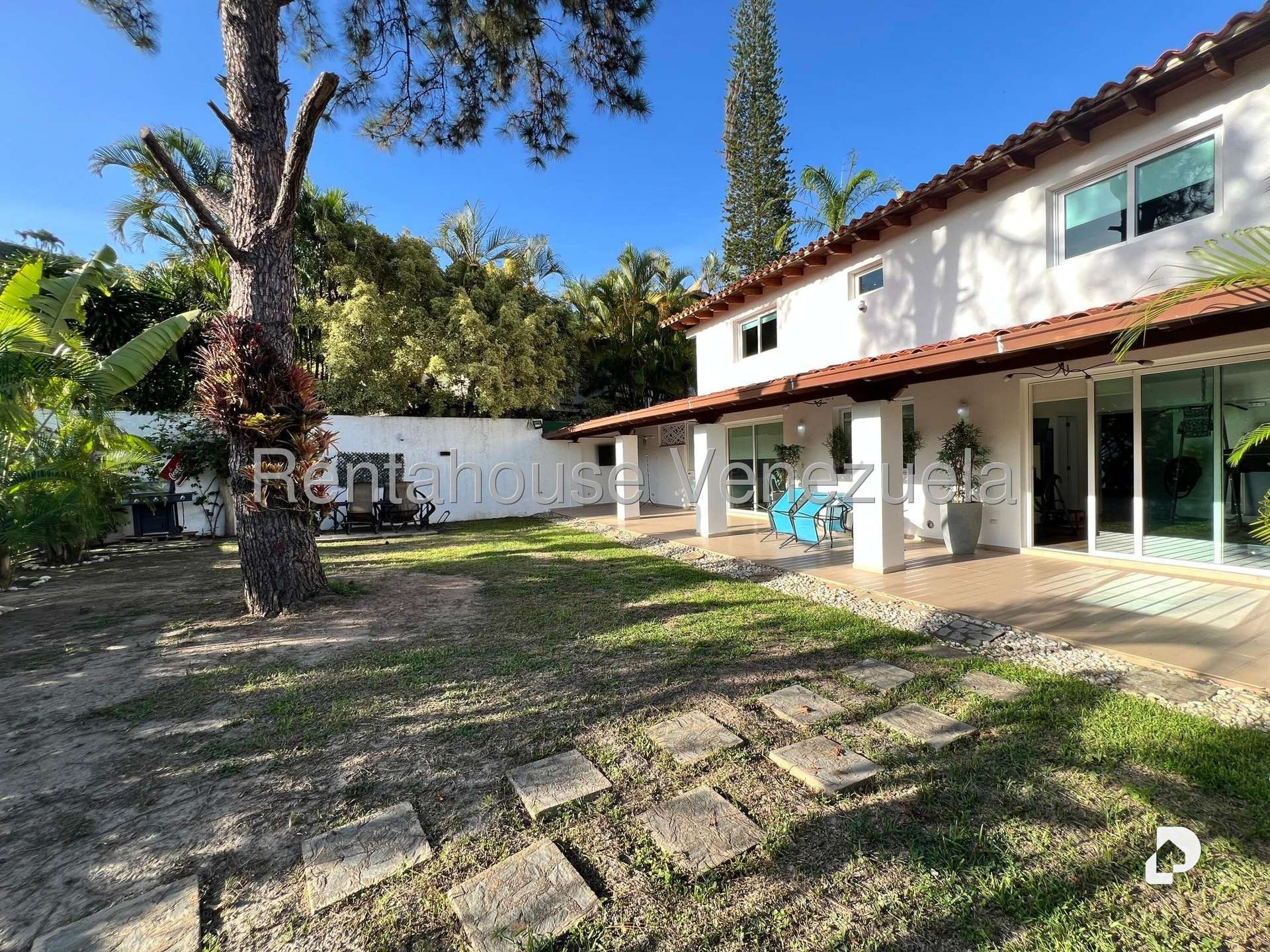 House in Colinas del Tamanaco, Caracas – 27