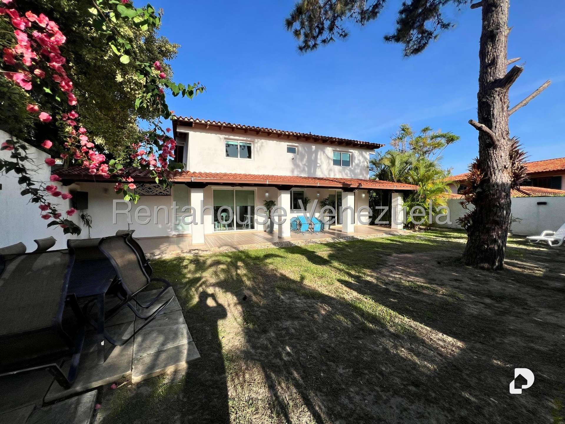 House in Colinas del Tamanaco, Caracas – 11