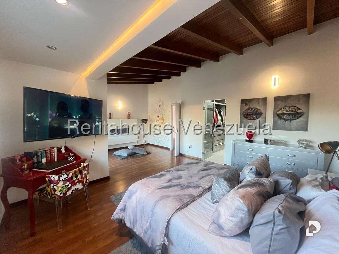House in Colinas del Tamanaco, Caracas – 16