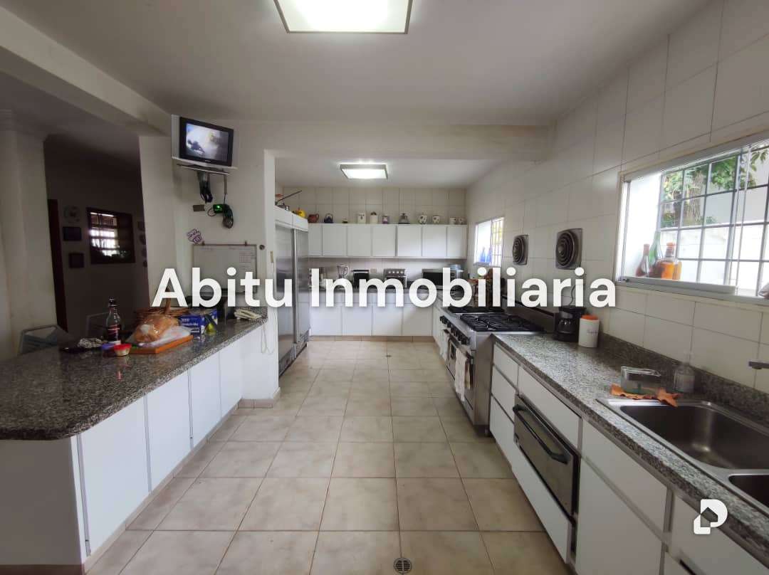 Casa en Altamira, Caracas – 8