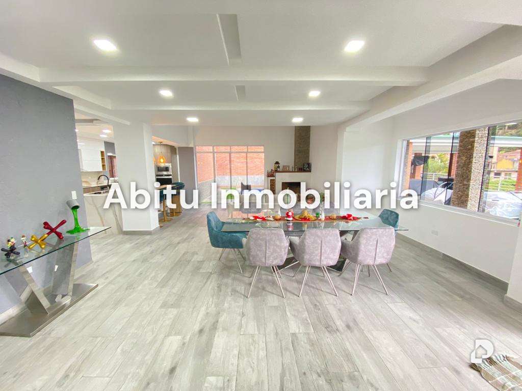 Casa en Los Guayabitos, Caracas – 11