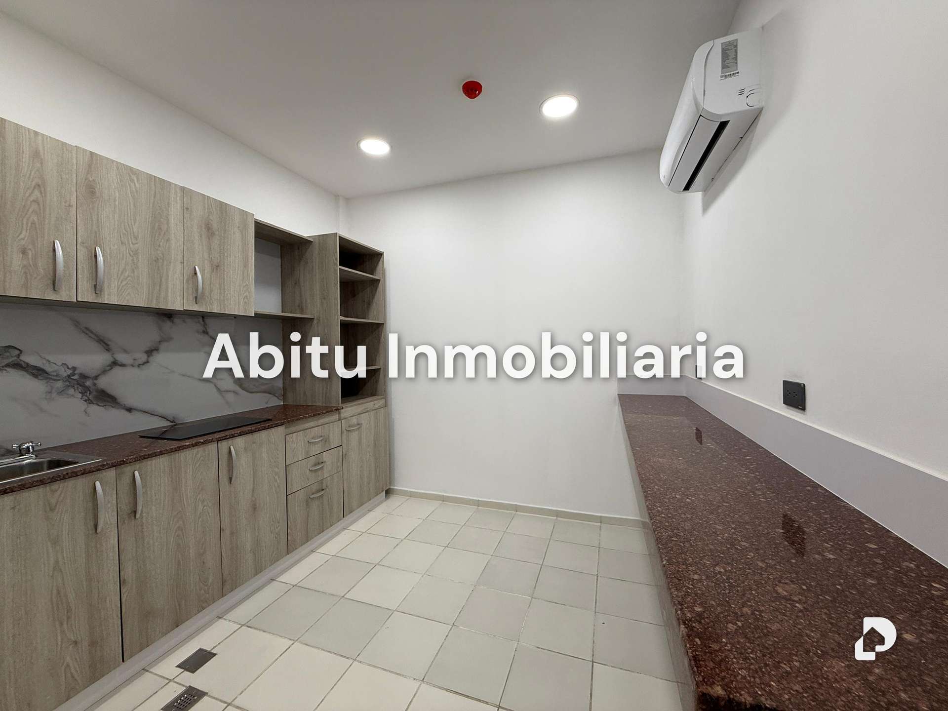 Oficina en San Román, Caracas – 12