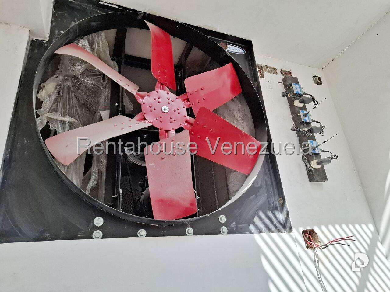 Local comercial en Los Ruices, Caracas – 18