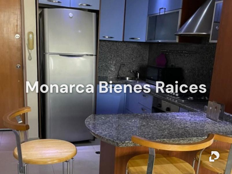 Penthouse en Urbanización Las Palmeras, Lechería – 2