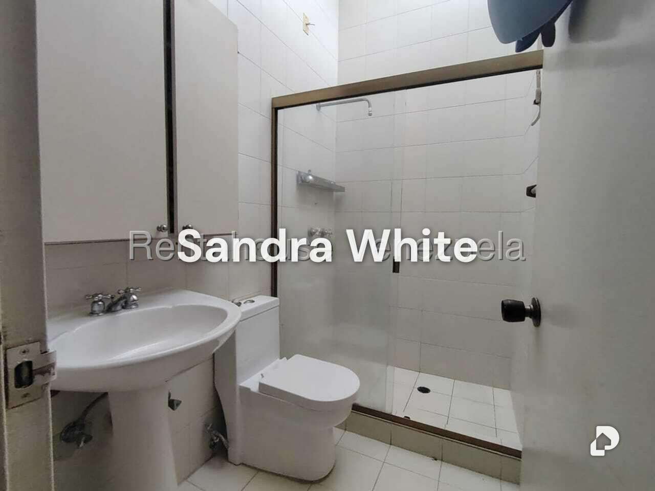 Apartamento en La Tahona. 27-3898, Caracas – 25