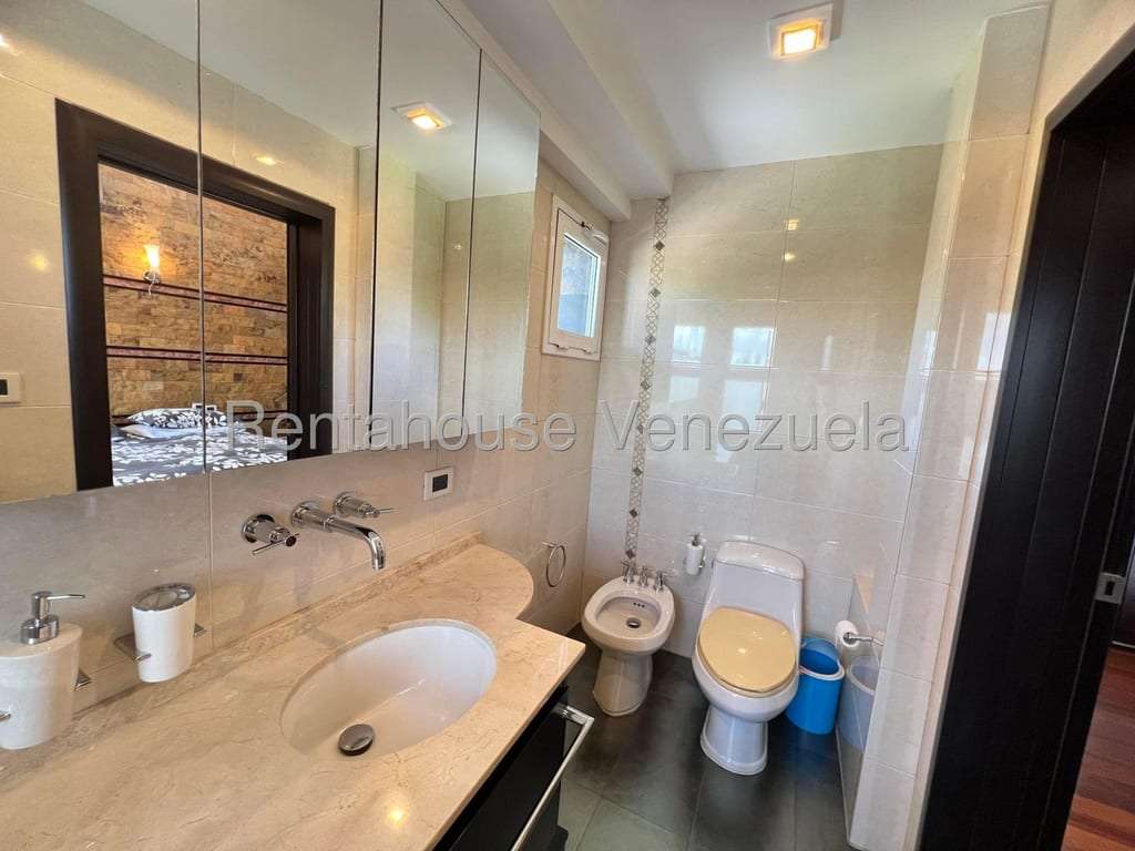 Casa en La Lagunita Country Club, Caracas