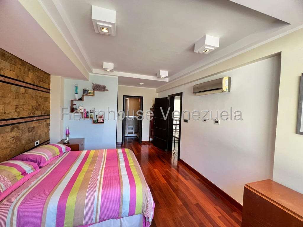 Casa en La Lagunita Country Club, Caracas