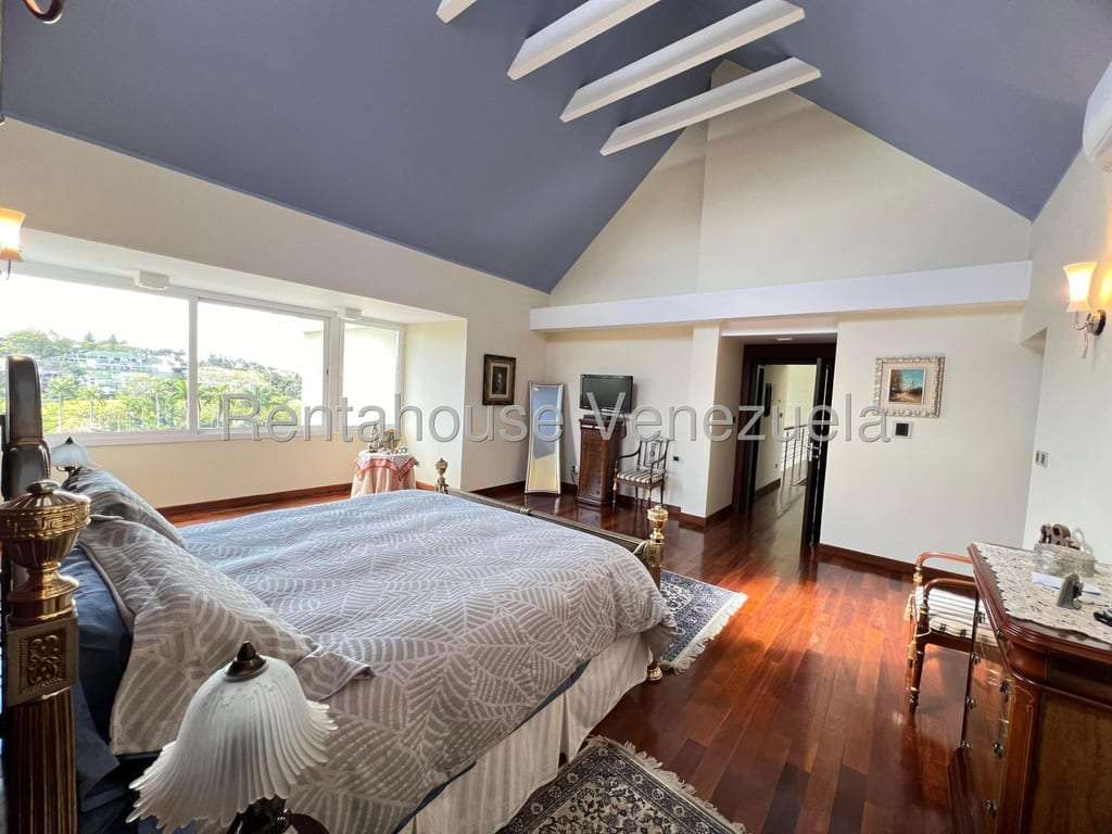 Casa en La Lagunita Country Club, Caracas