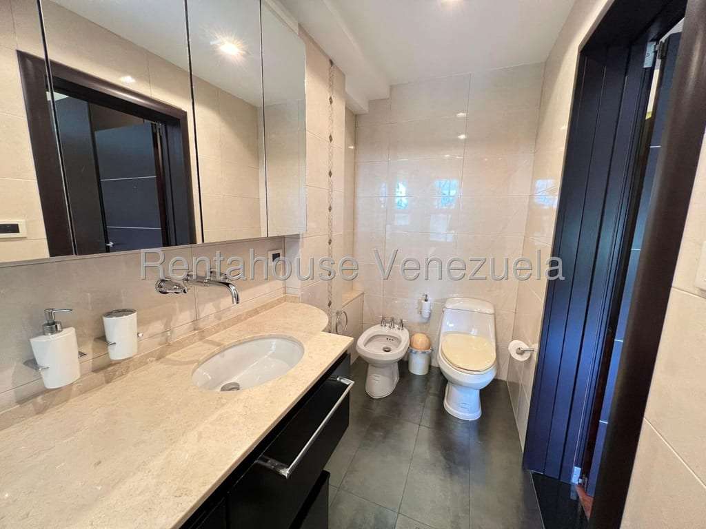 Casa en La Lagunita Country Club, Caracas