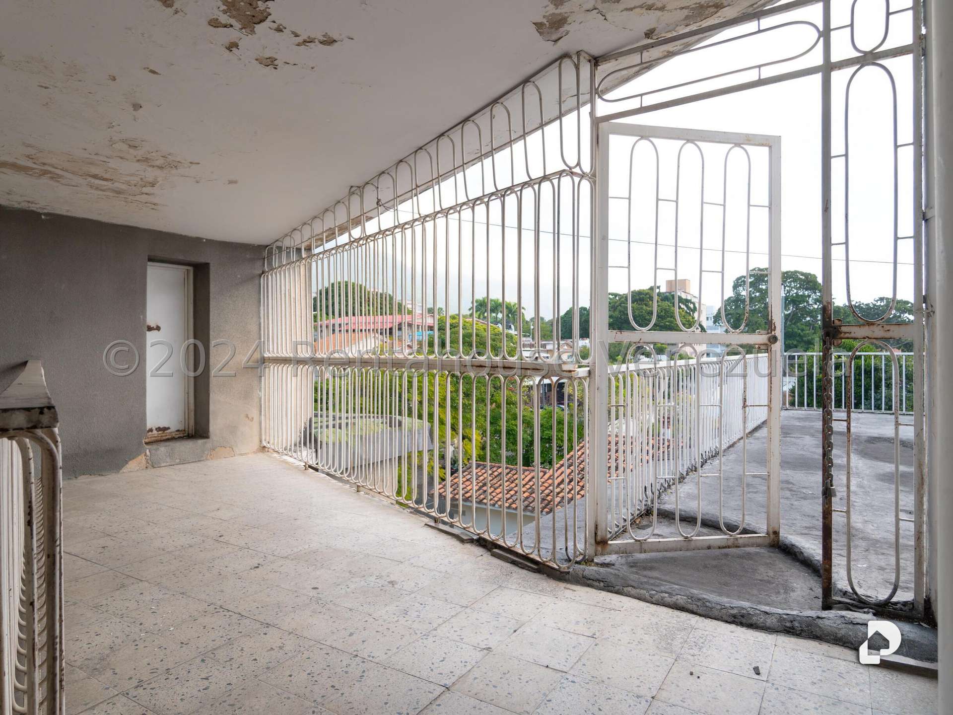 Edificio en El Bosque, Caracas – 13
