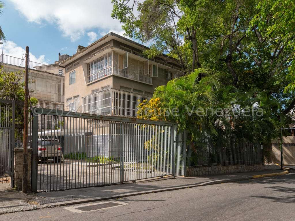 Edificio en El Bosque, Caracas - 1