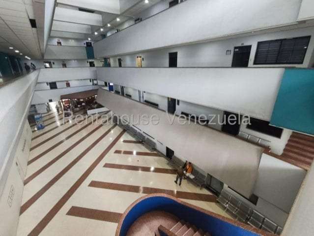 Local comercial en Valencia - 1