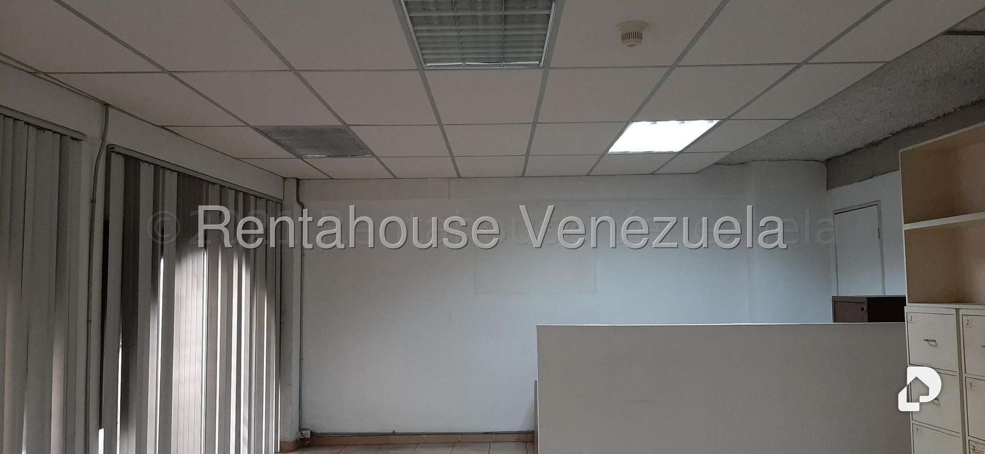 Local comercial en Parroquia La Candelaria, Caracas – 14