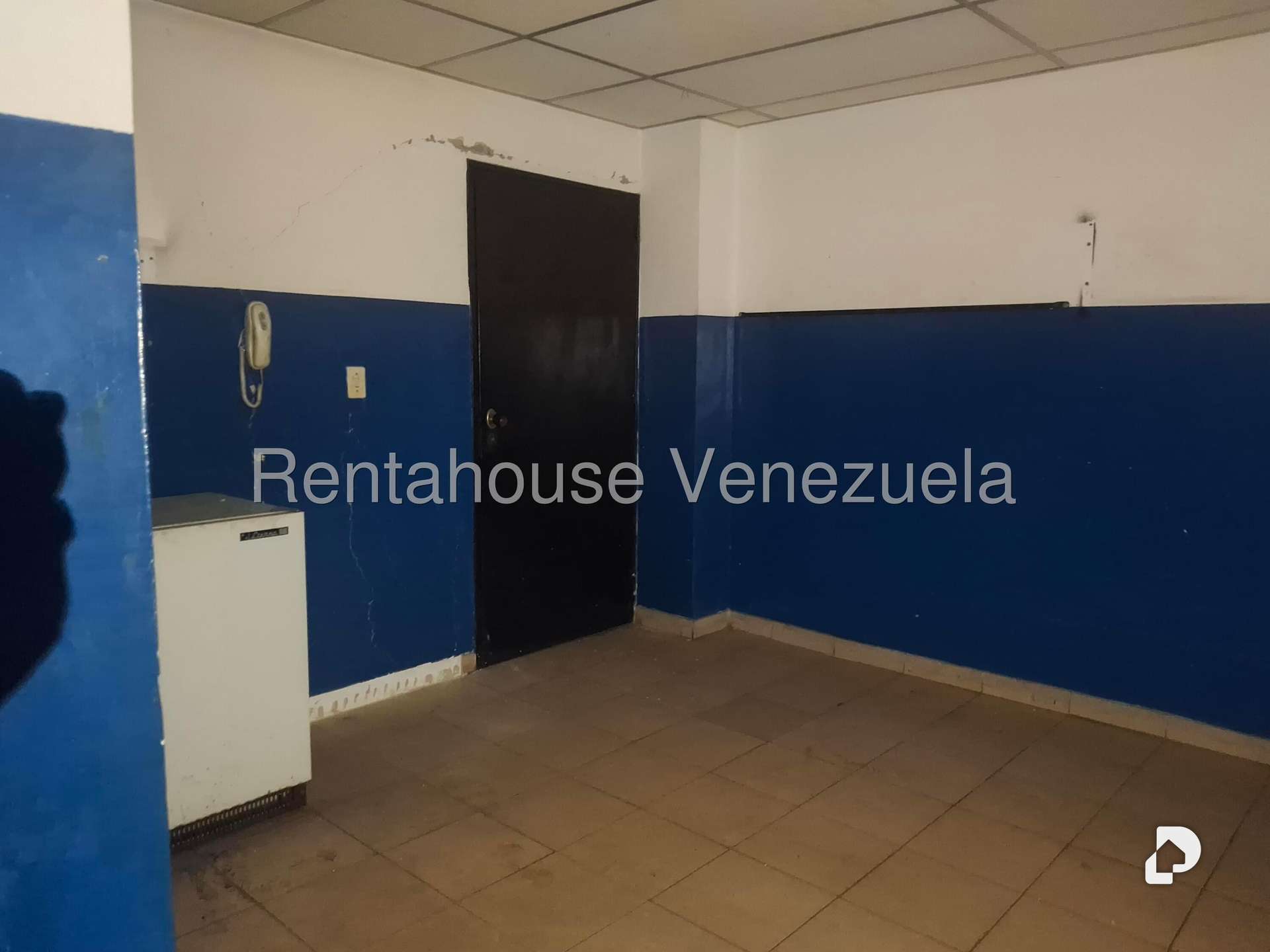 Local comercial en Parroquia La Candelaria, Caracas – 25