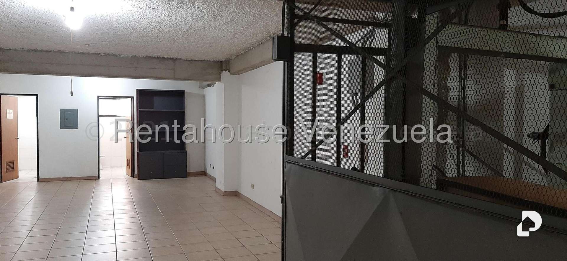 Local comercial en Parroquia La Candelaria, Caracas – 16