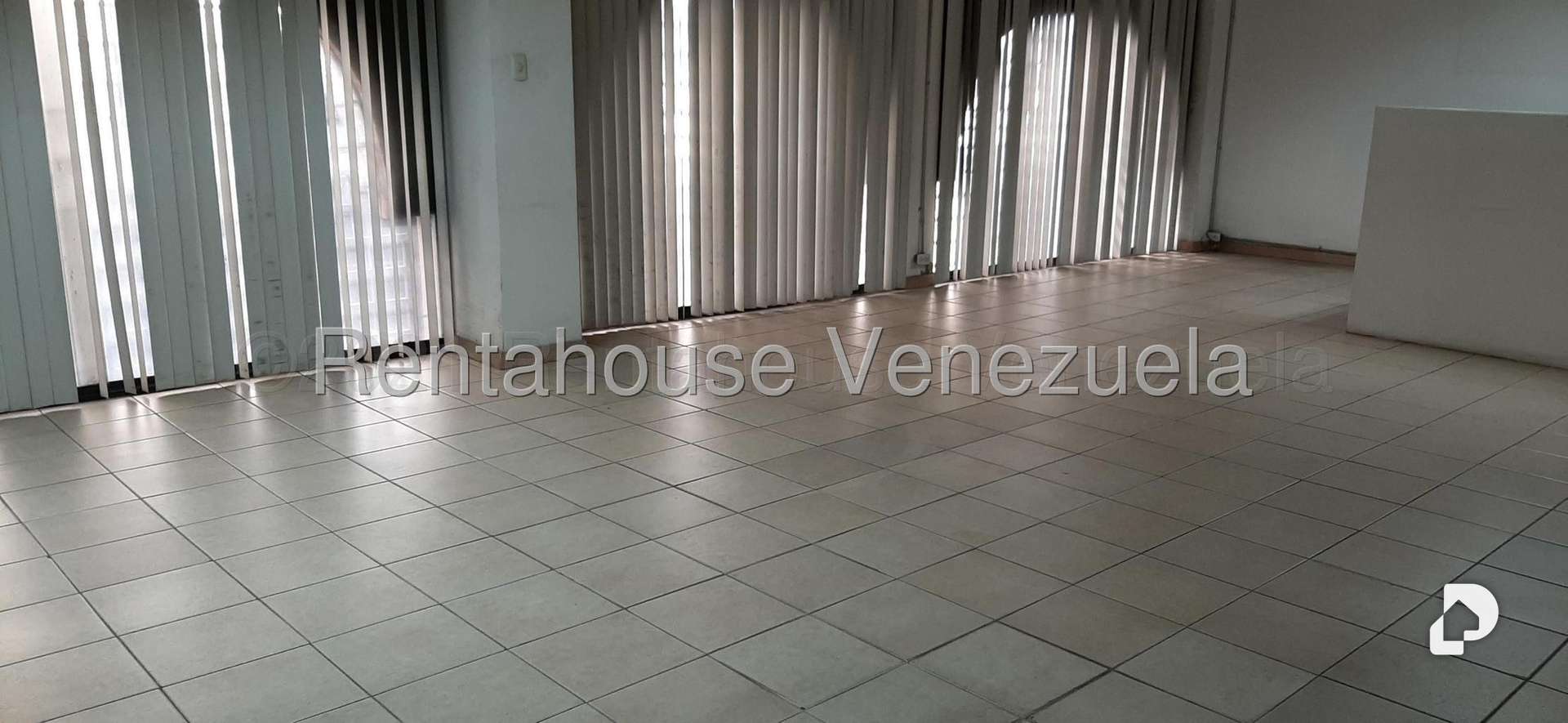 Local comercial en Parroquia La Candelaria, Caracas – 18