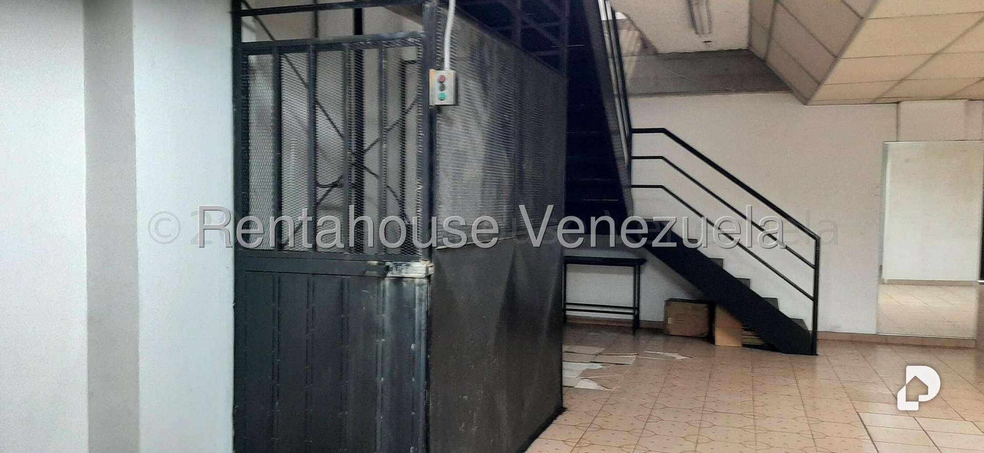 Local comercial en Parroquia La Candelaria, Caracas – 5