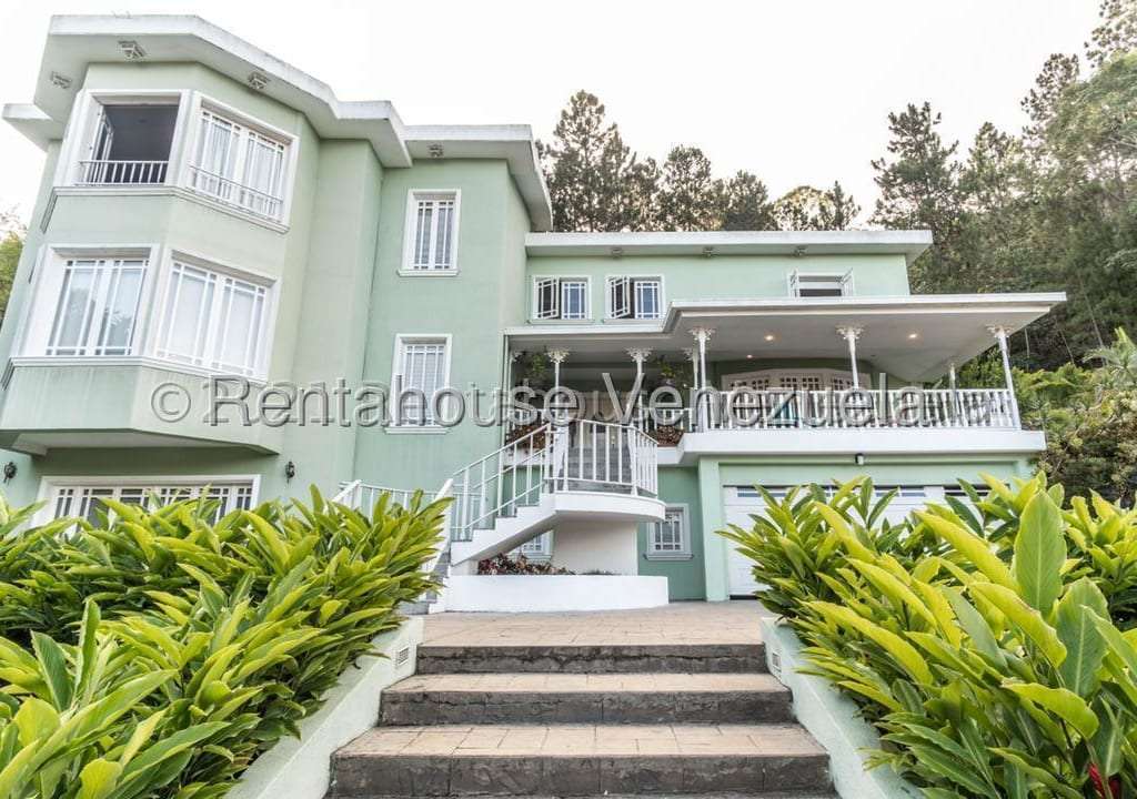 Casa en La Lagunita Country Club, Caracas