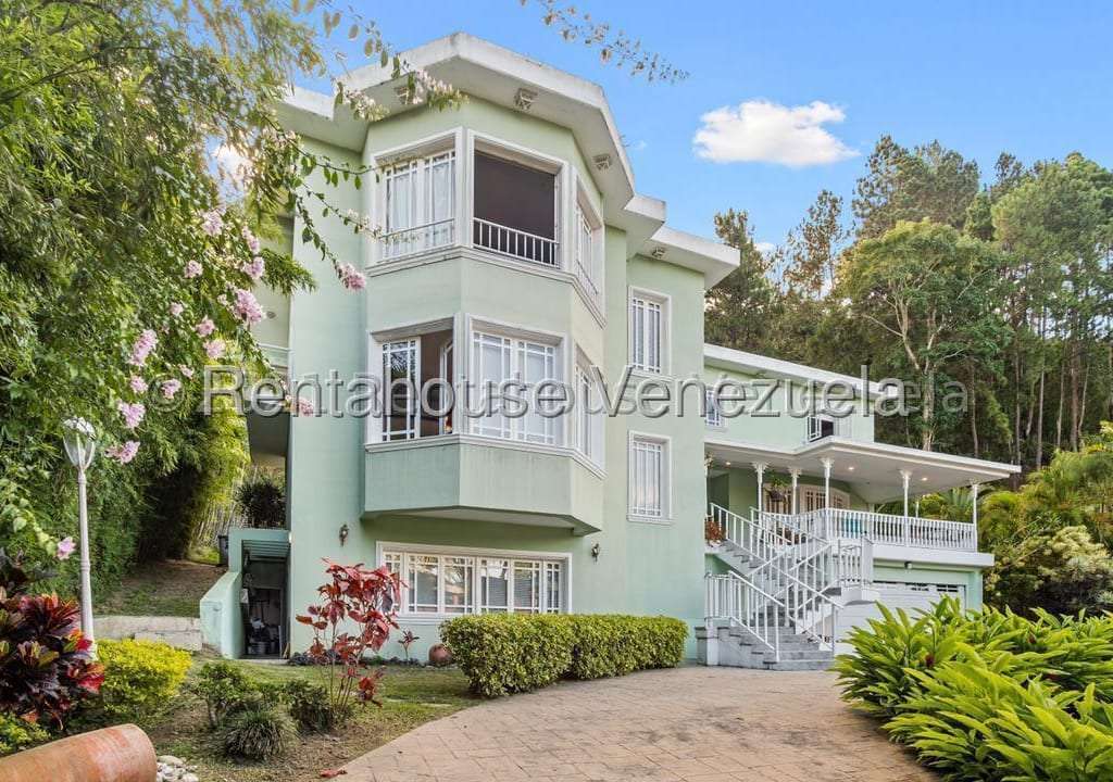 Casa en La Lagunita Country Club, Caracas