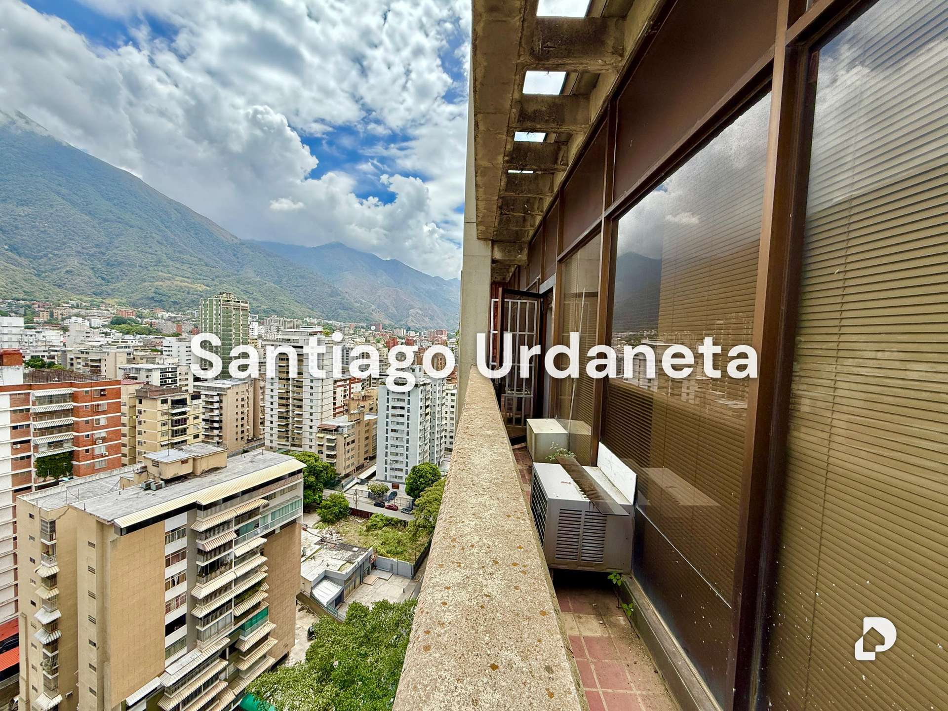Oficina en Los Palos Grandes, Caracas – 3
