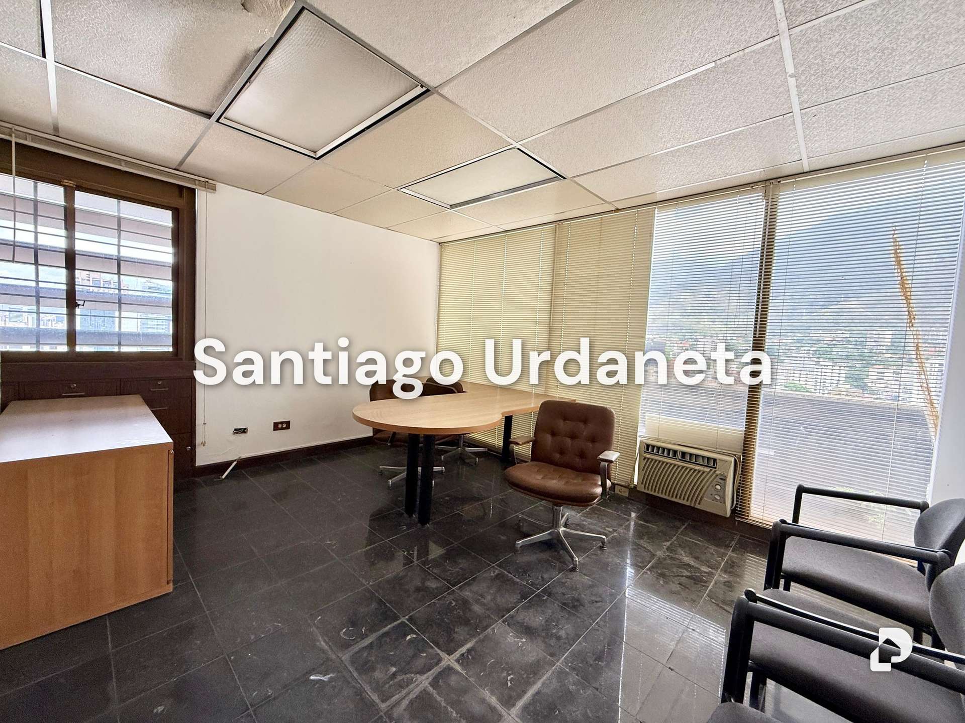 Oficina en Los Palos Grandes, Caracas – 12