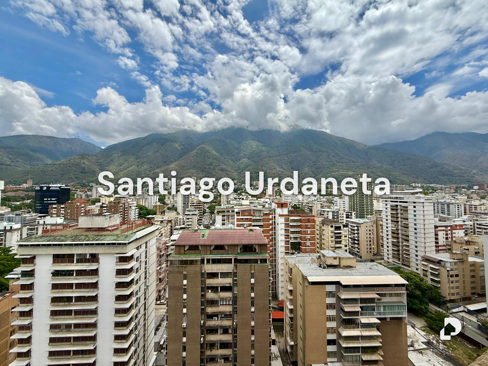 Oficina en Los Palos Grandes, Caracas – 1
