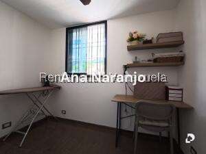 Casa en Prados del Este, Caracas – 25