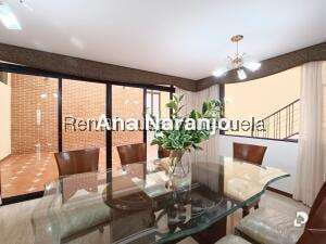 Casa en Prados del Este, Caracas – 29