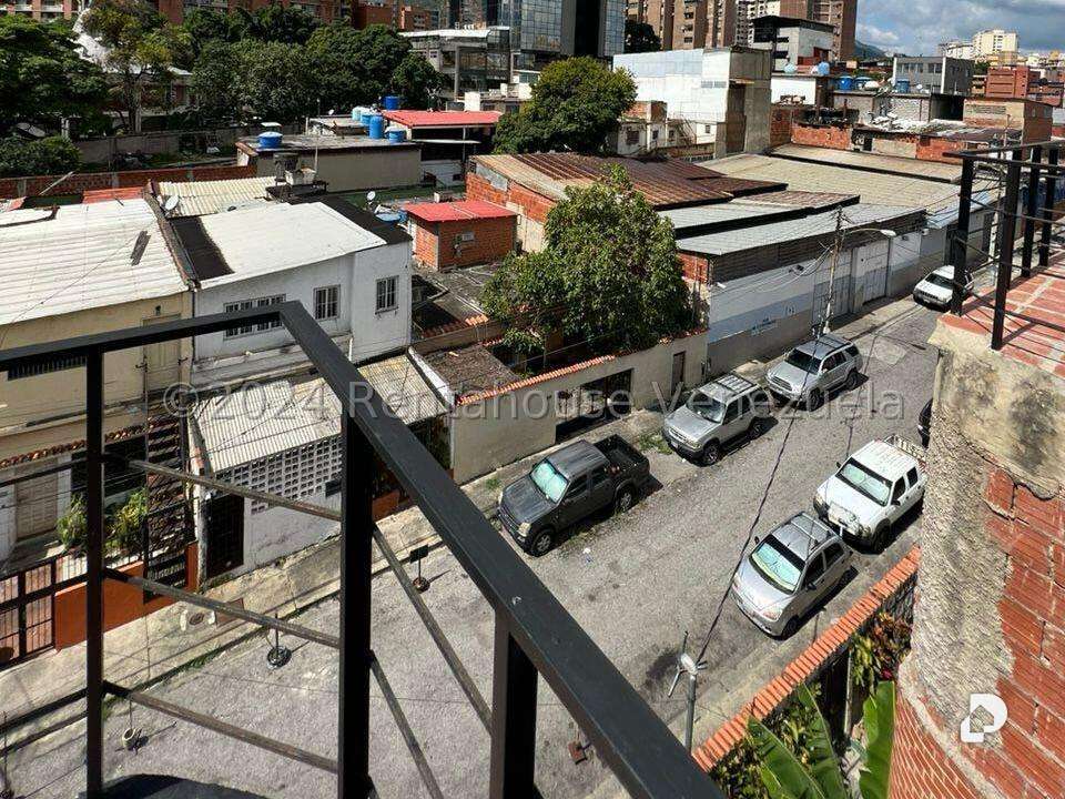 Edificio en Boleíta Sur, Caracas – 17