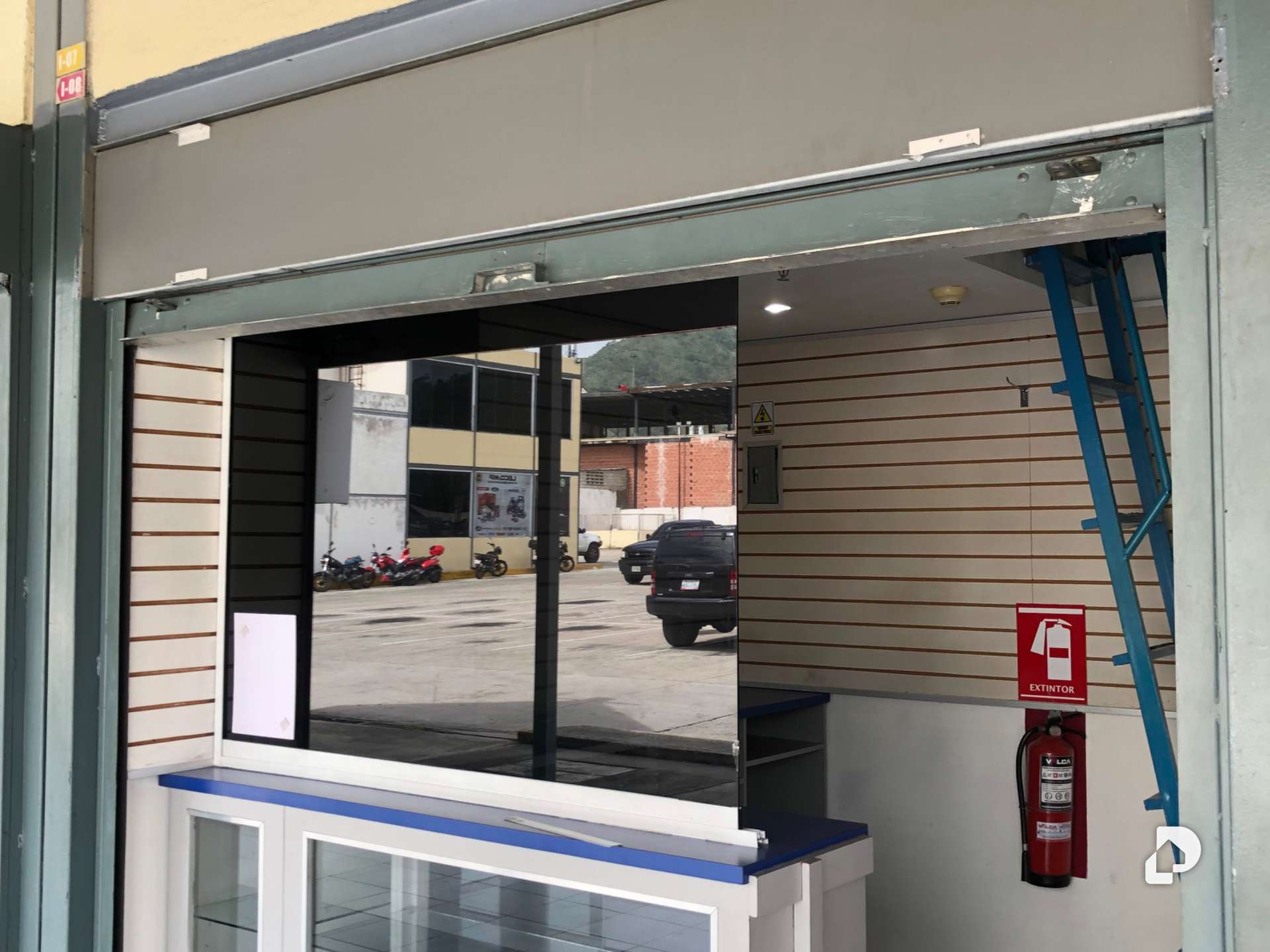 Local comercial en 2001, San Diego – 6