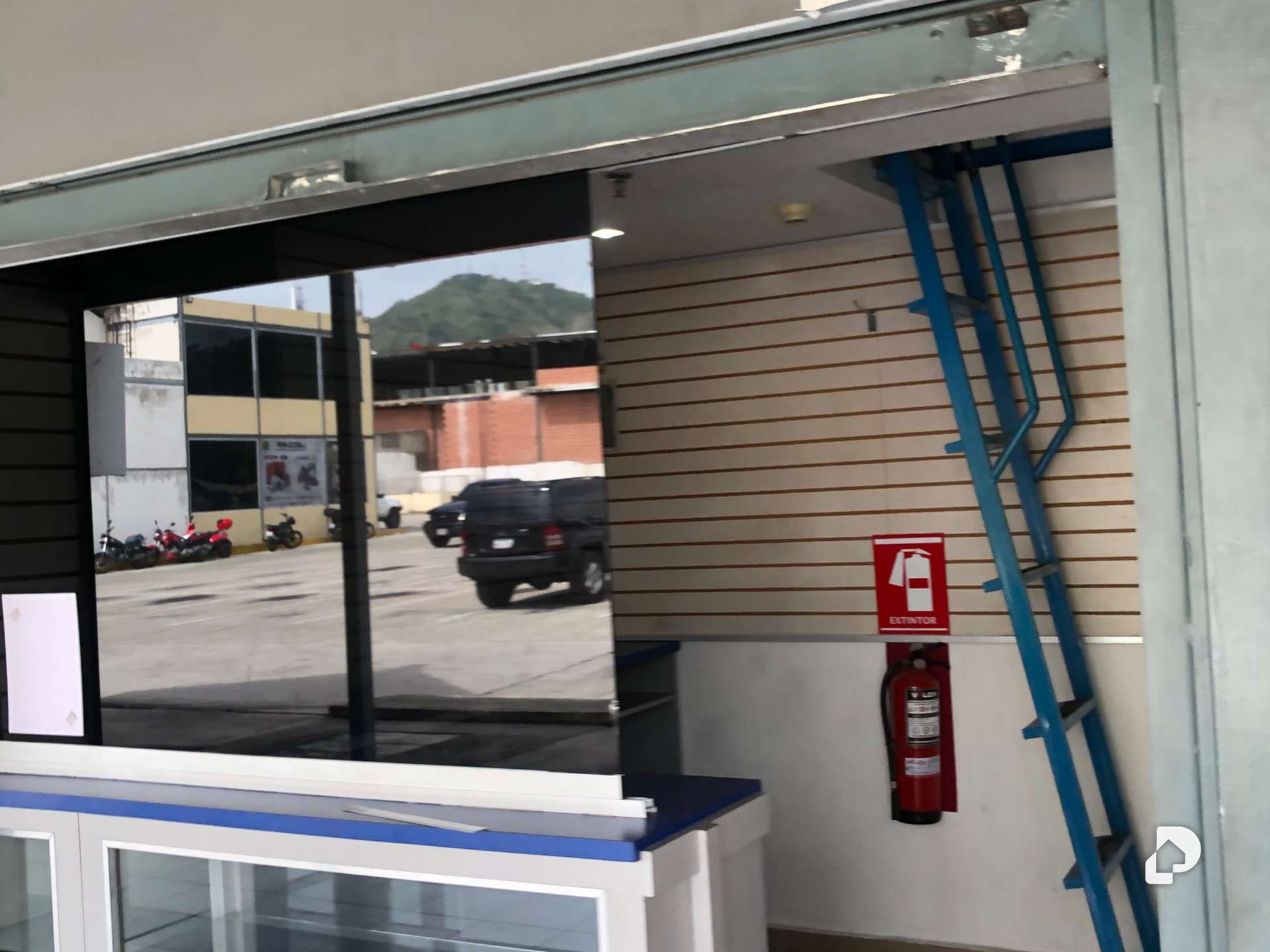 Local comercial en 2001, San Diego – 5