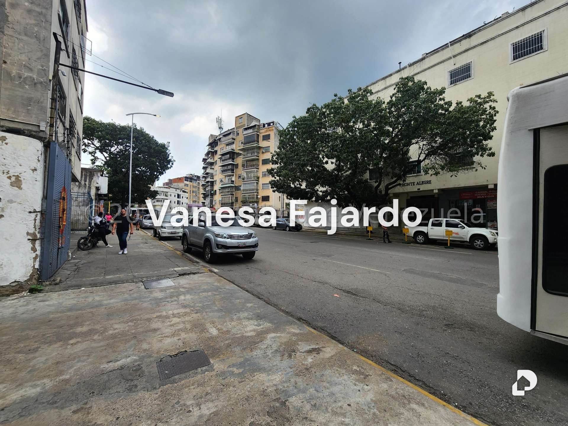 Local comercial en Bello Monte, Caracas – 18